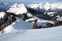 Prima scialpinistica...parto da solo ma, in Timogno, tanti scialpinisti , il 5 dicembre 2009 - FOTOGALLERY